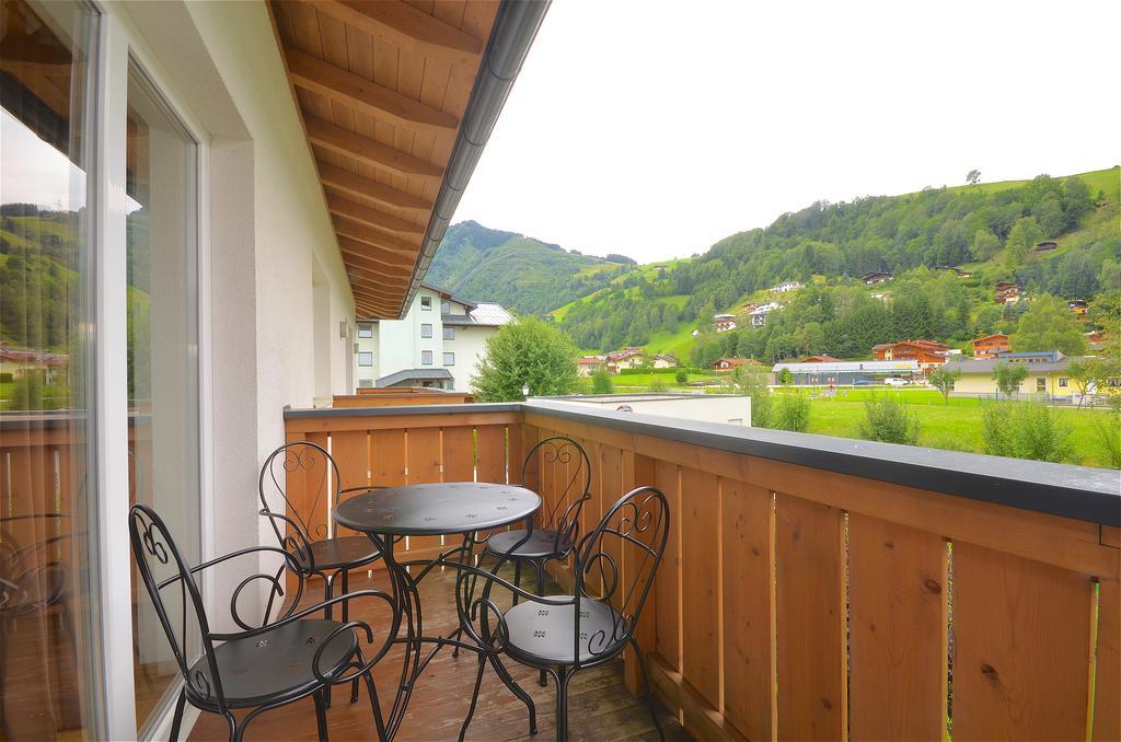 Apartment Riccardo - By Alpen Apartments Kaprun Exteriör bild